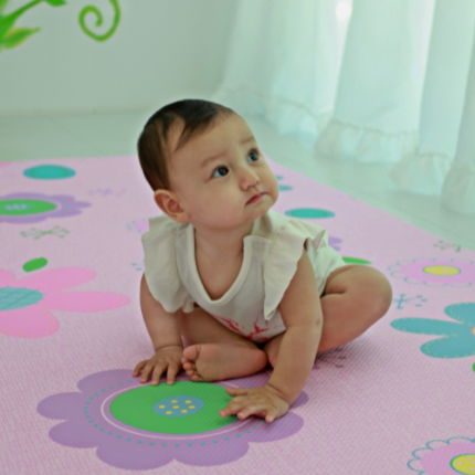 Tapete de gateo doble faz . Es una alfombra de juego y gateo decorativa para tus espacios del hogar. Tapete hogar
